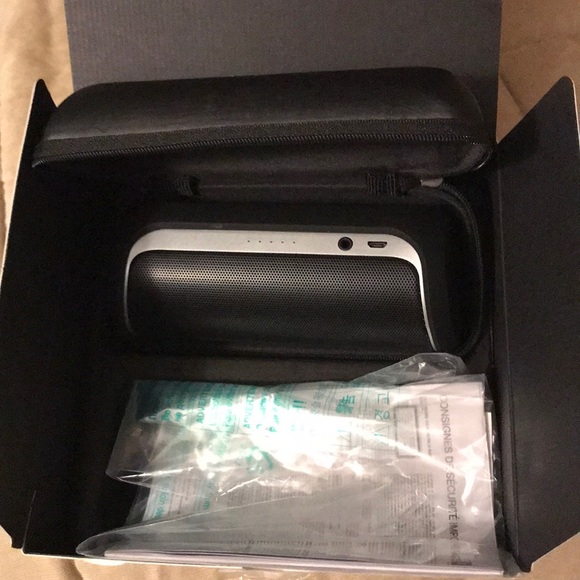 SOLD!!! JBL by Harmon Wireless Bluetooth - Picture 2 of 4